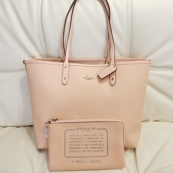 🚫SOLD🚫NWT COACH REV CITY TOTE & WRISTLET SET - Picture 8 of 8